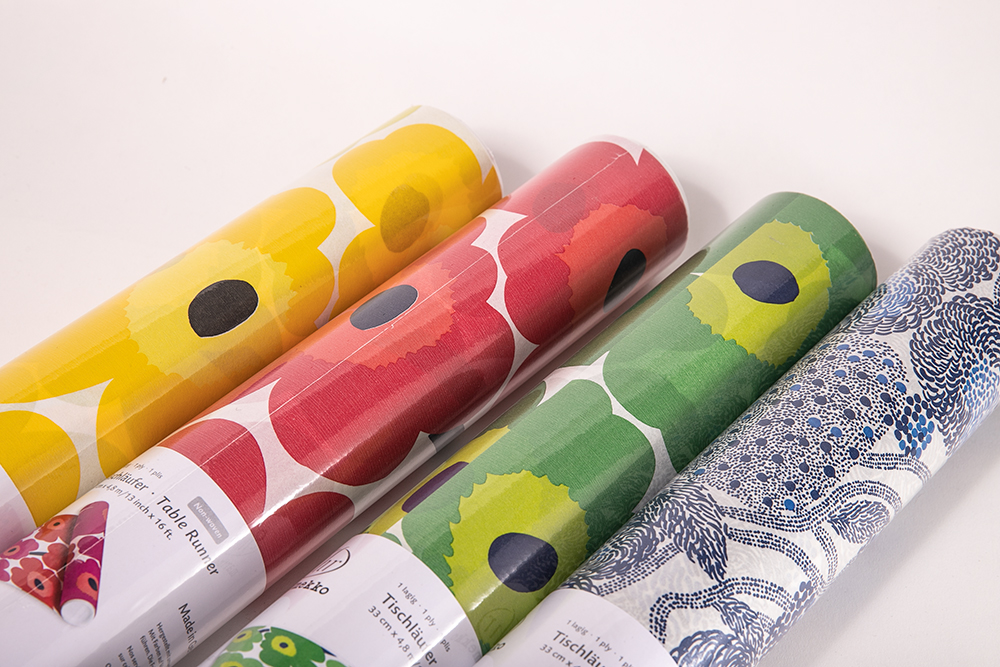 マリメッコ テーブルランナー／パターン：ウニッコ、ミンステリ｜北欧