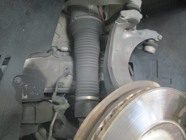 ベントレー コンチネンタル フライングスパー エアサスペンション修理