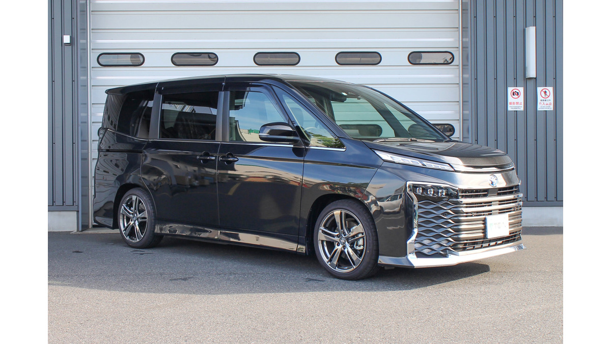 ヴォクシーハイブリッド／ノアハイブリッド（ZWR90W）用が販売開始