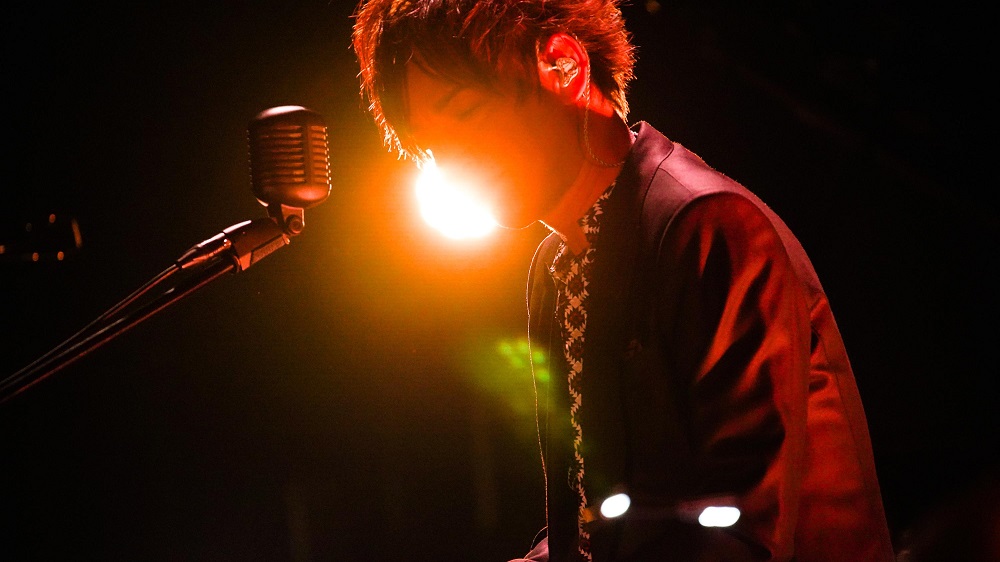 INORAN、今夏にアコースティック・セットによる最新アルバムの制作を
