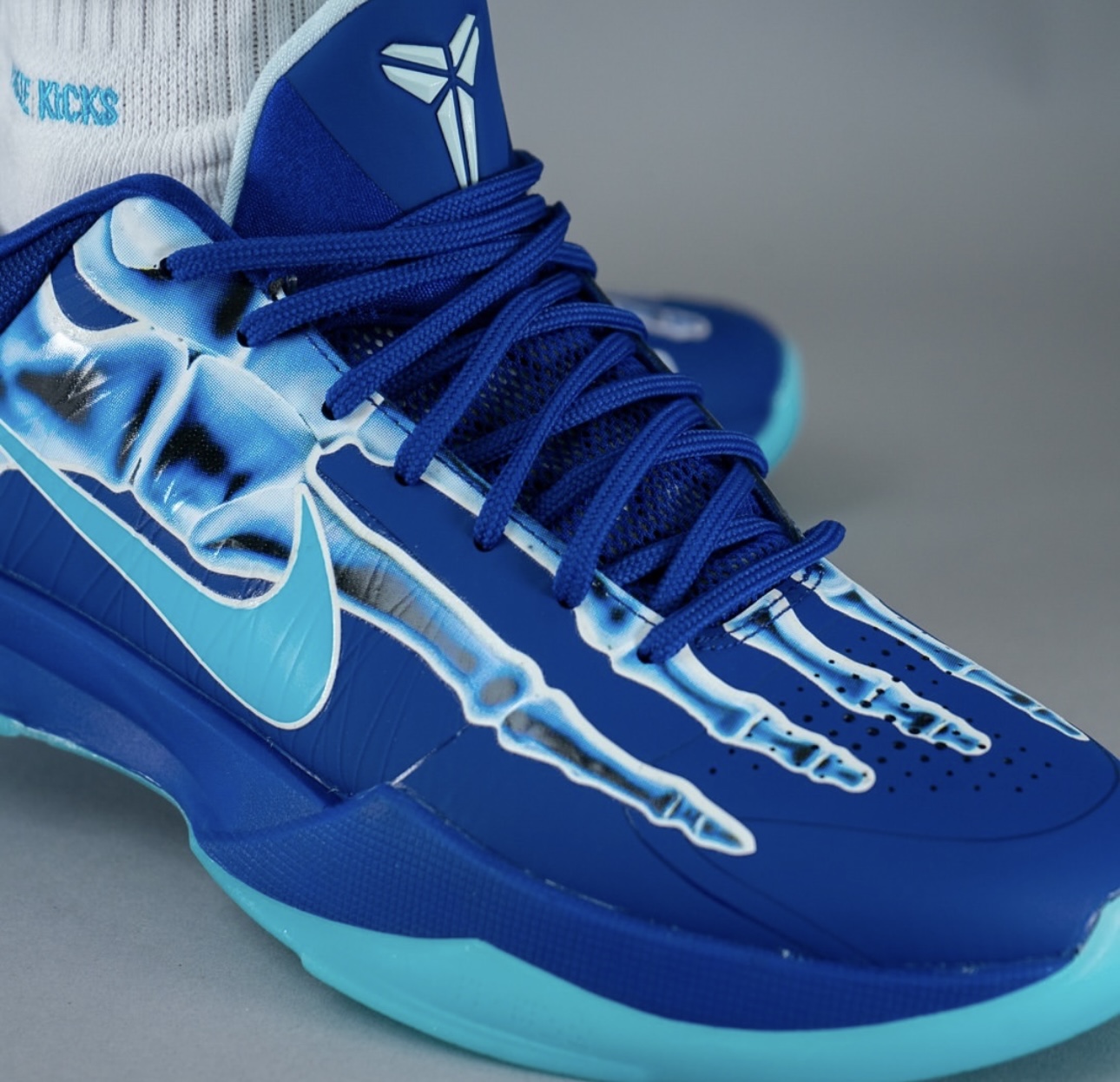 2024年10月17日発売Nike Kobe 5 Protro “X-Ray” | Shot Clock