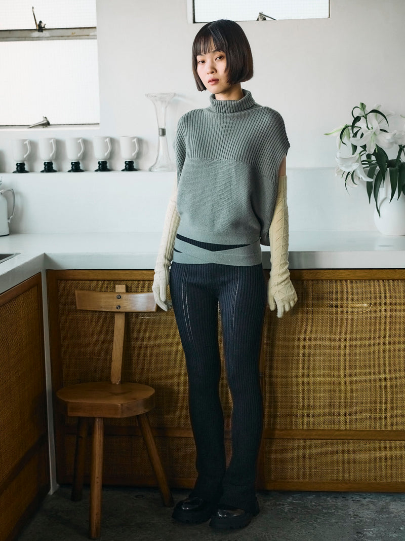 JUUKIFF（ジューキフ）BONDAGE HIGH-NECK VEST IN WOOL ボンデージ