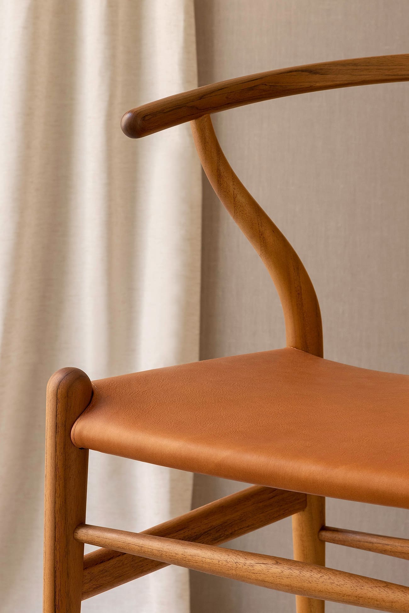 Carl Hansen & Søn - CH24 Birthday Edition 2022 - Nordic Urban