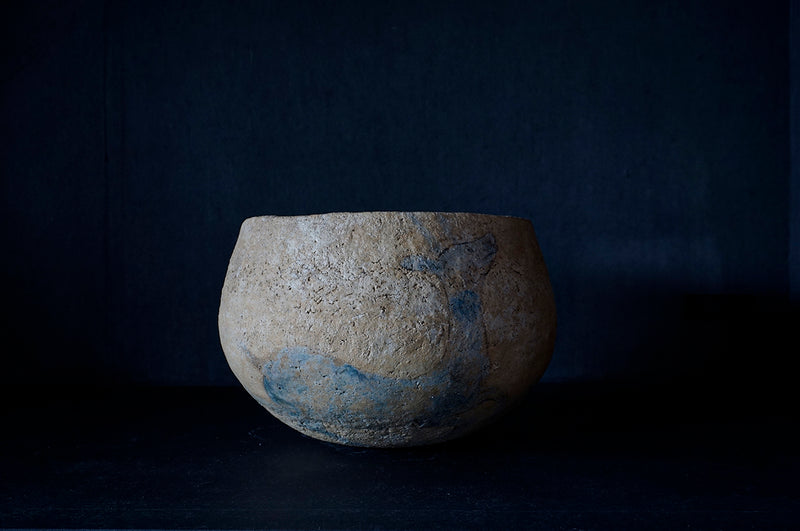 ○25-IM60 灰陶加彩壺(鹿文) – 雨晴/AMAHARE