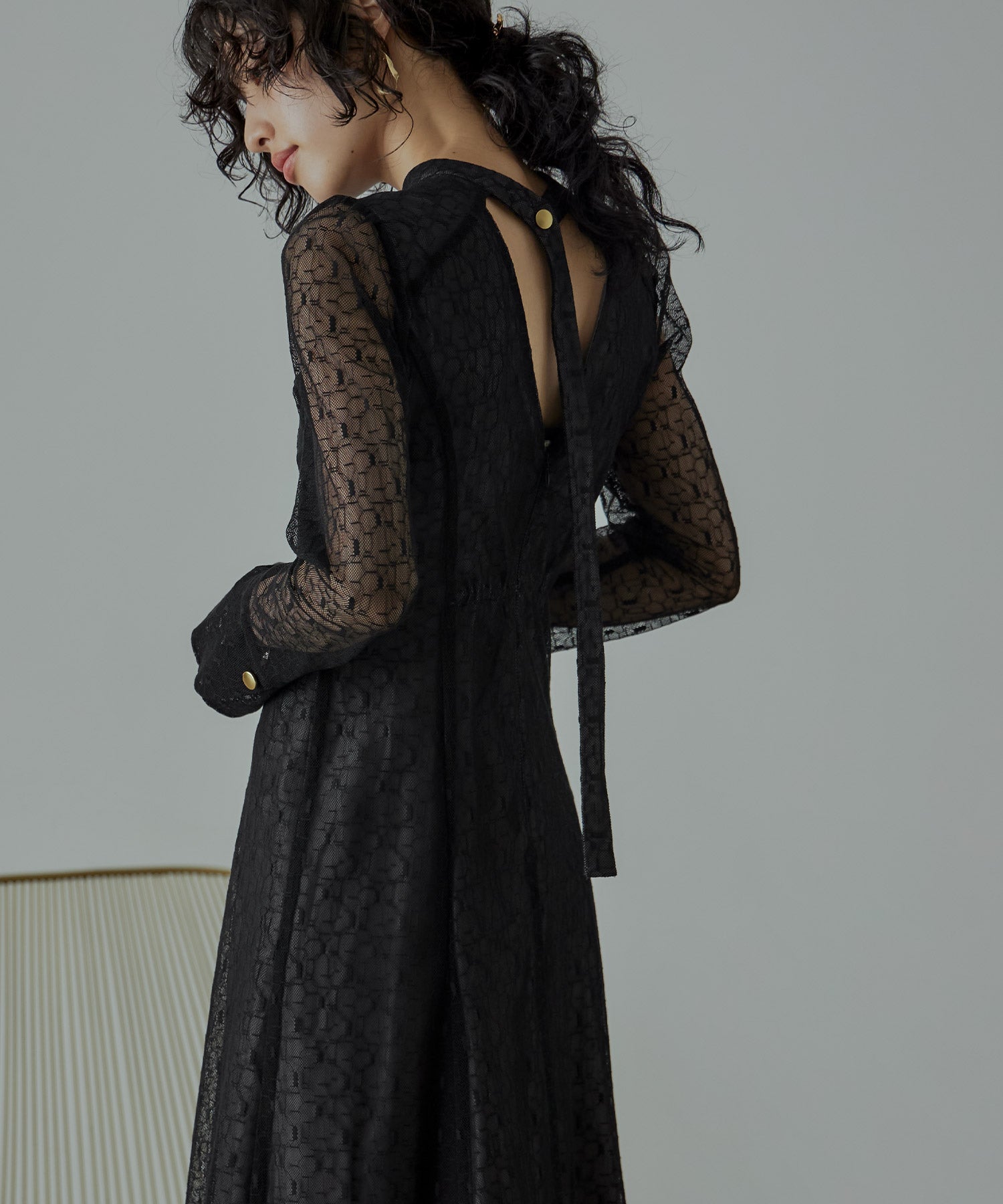 バックオープンジオメトリックドレス パーティードレス 結婚式 同窓会