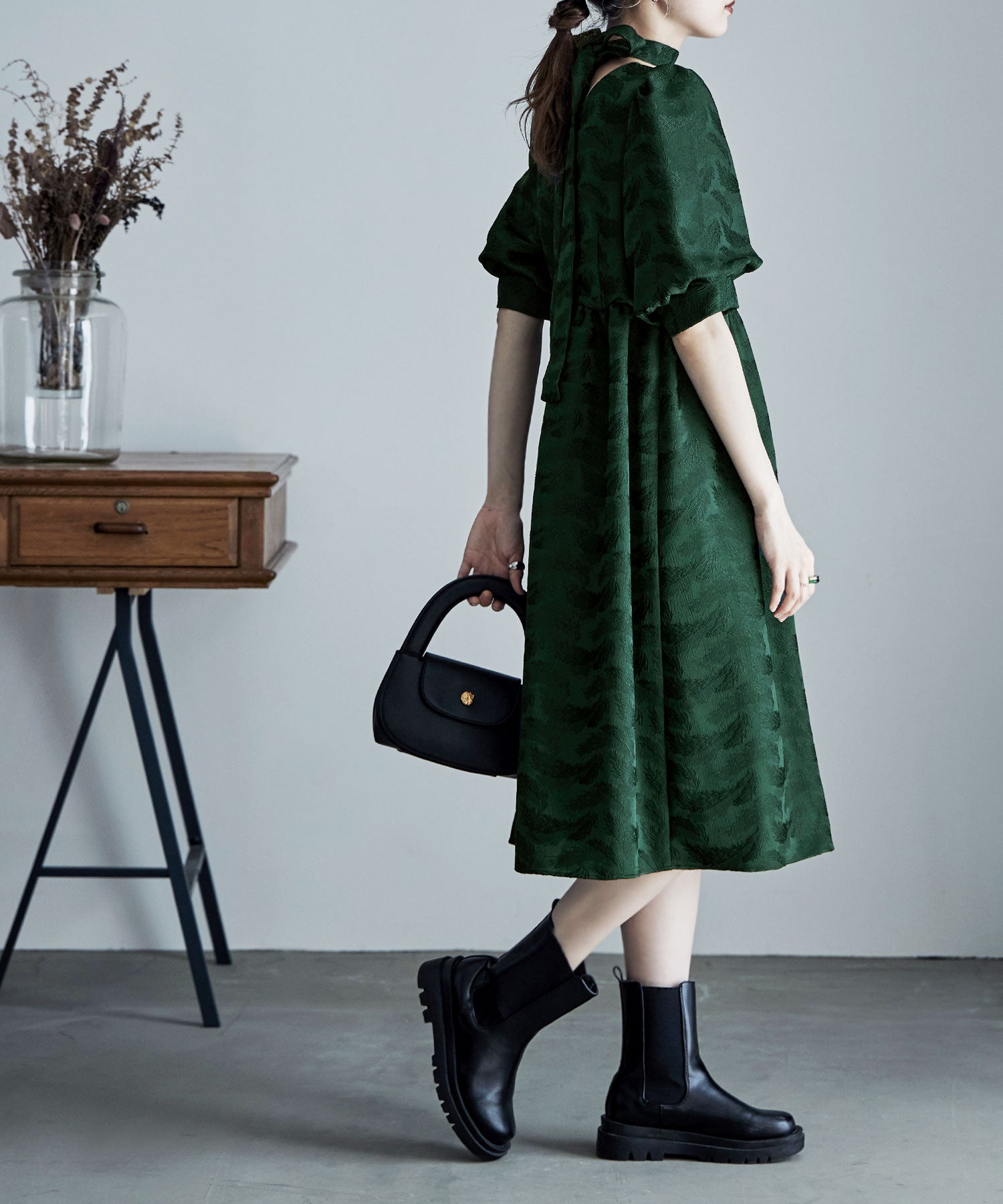 ジャガードパフスリーブドレス｜パーティードレス・結婚式ワンピース