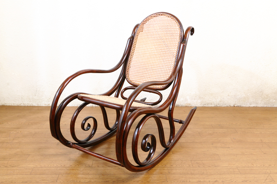 トーネットThonet #7010ベントウッドスモールロッキングチェア