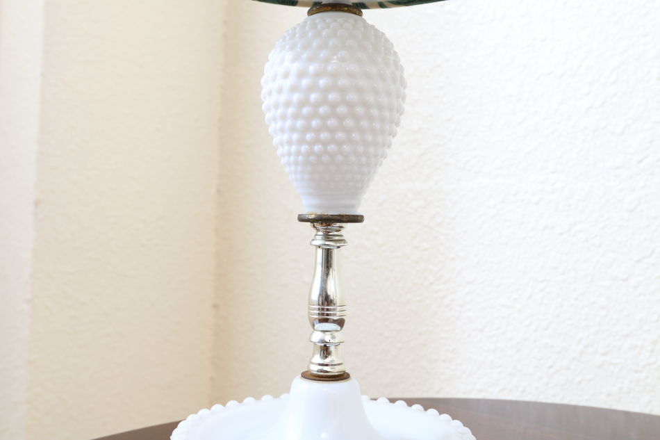 オールドフェントンFenton ミルクガラス ホブネイルテーブルランプ