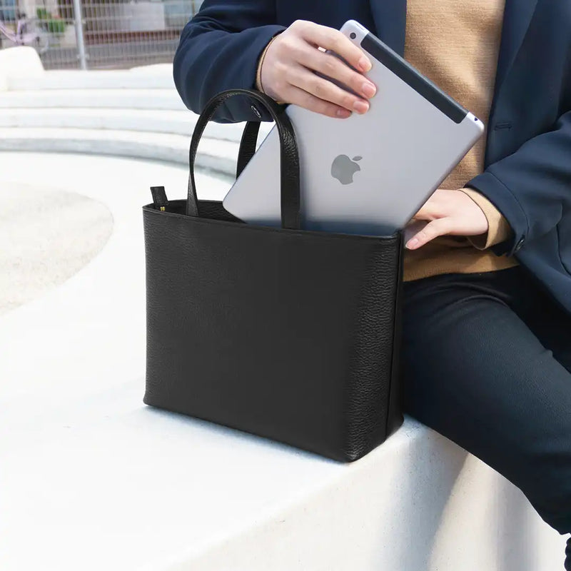 ジップミニトート ブラック – HushTug