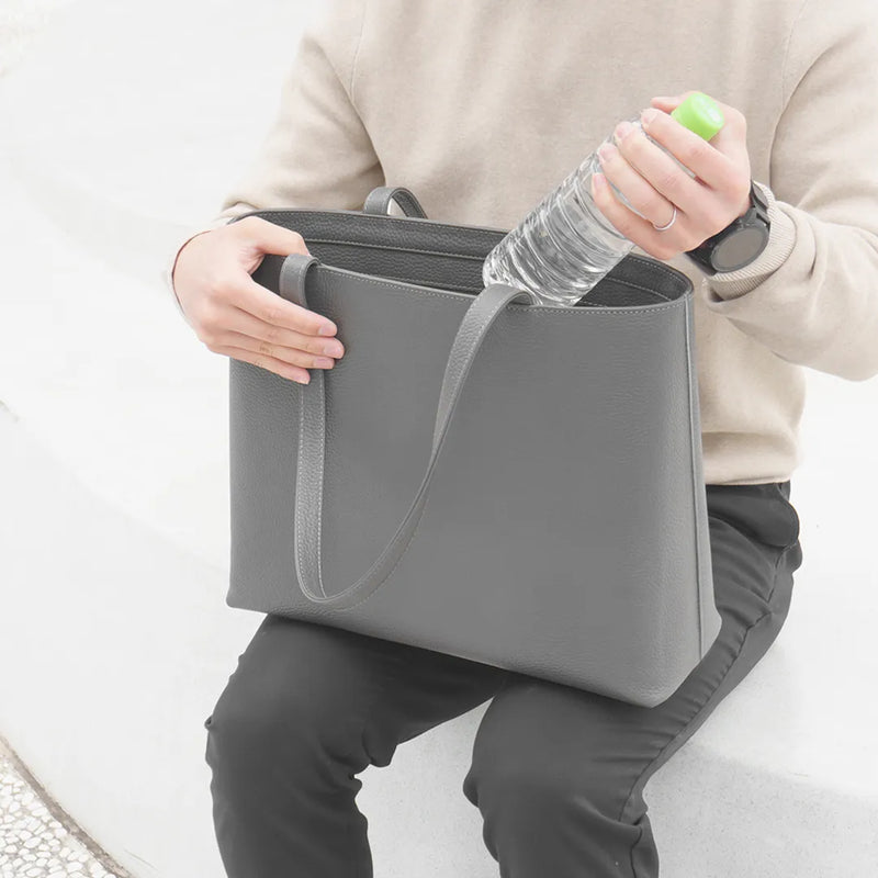 レザートート ダークグレー – HushTug