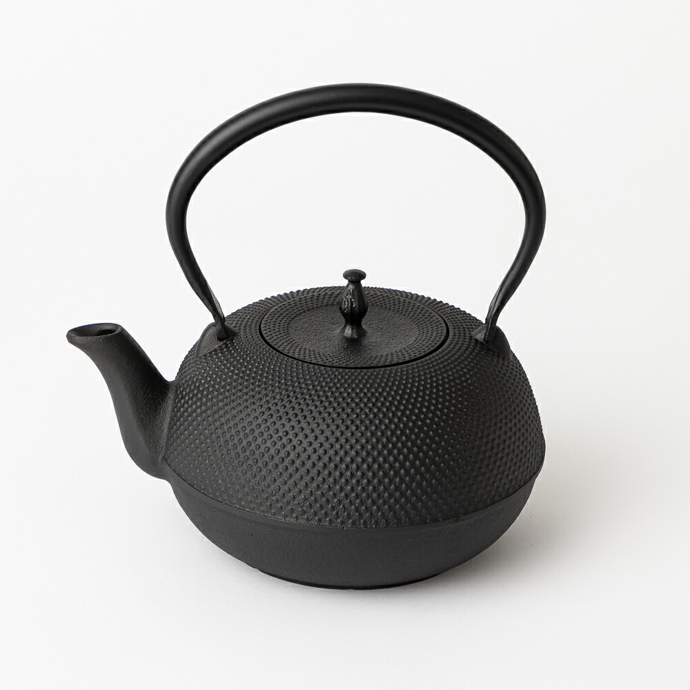 楽天市場】【送料無料】南部鉄瓶【別製 丸南部型 松】1.8リットル