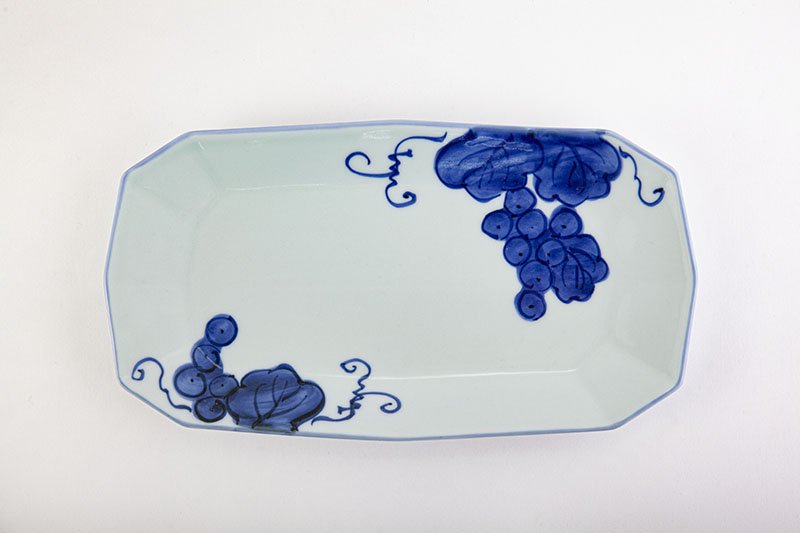 染付 手描きぶどう文【十二角盛皿】｜有田焼なら賞美堂本店オンライン