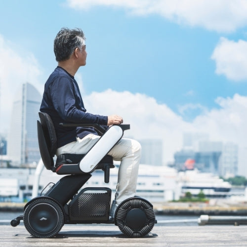 電動車椅子・プレミアムモデル】WHILL Model C2 ☆免許不要☆（非課税