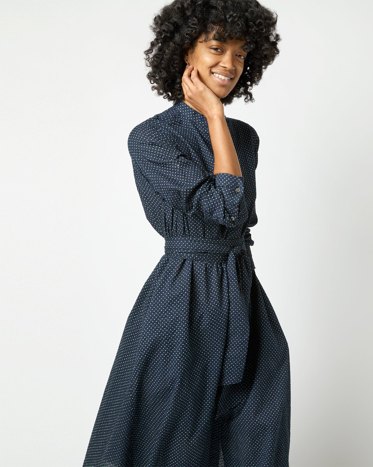 Long-Sleeved Gianna Dress in Navy/Green Small Dot Seersucker
