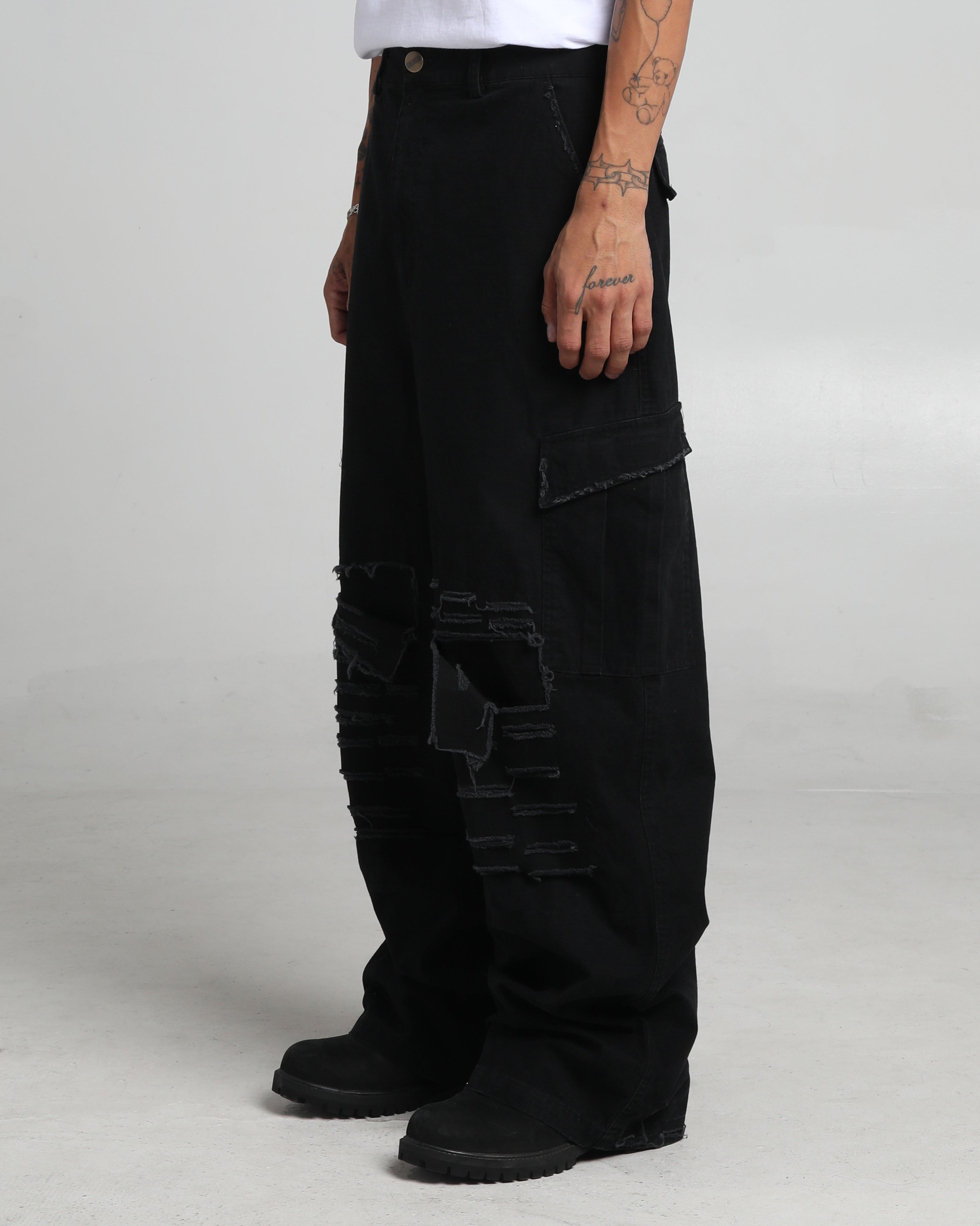 Shredded Cargo Pant