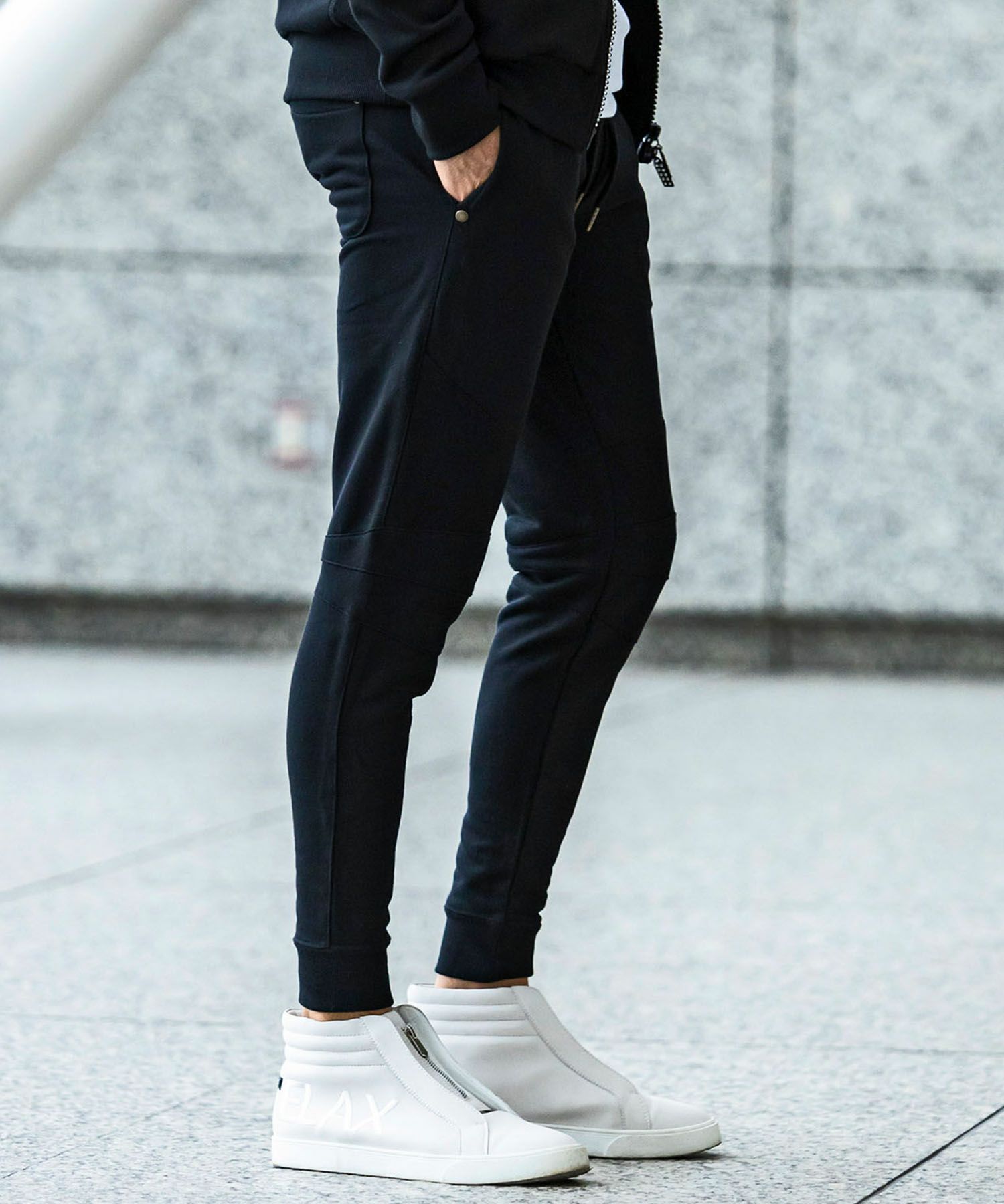 1PIU1UGUALE3 RELAX(ウノピゥウノウグァーレトレ リラックス)バイカー