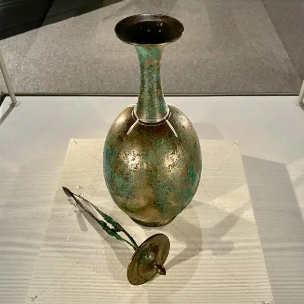 綿貫観音山古墳｜東国最大の横穴石室。国宝の副葬品が示す朝鮮半島との