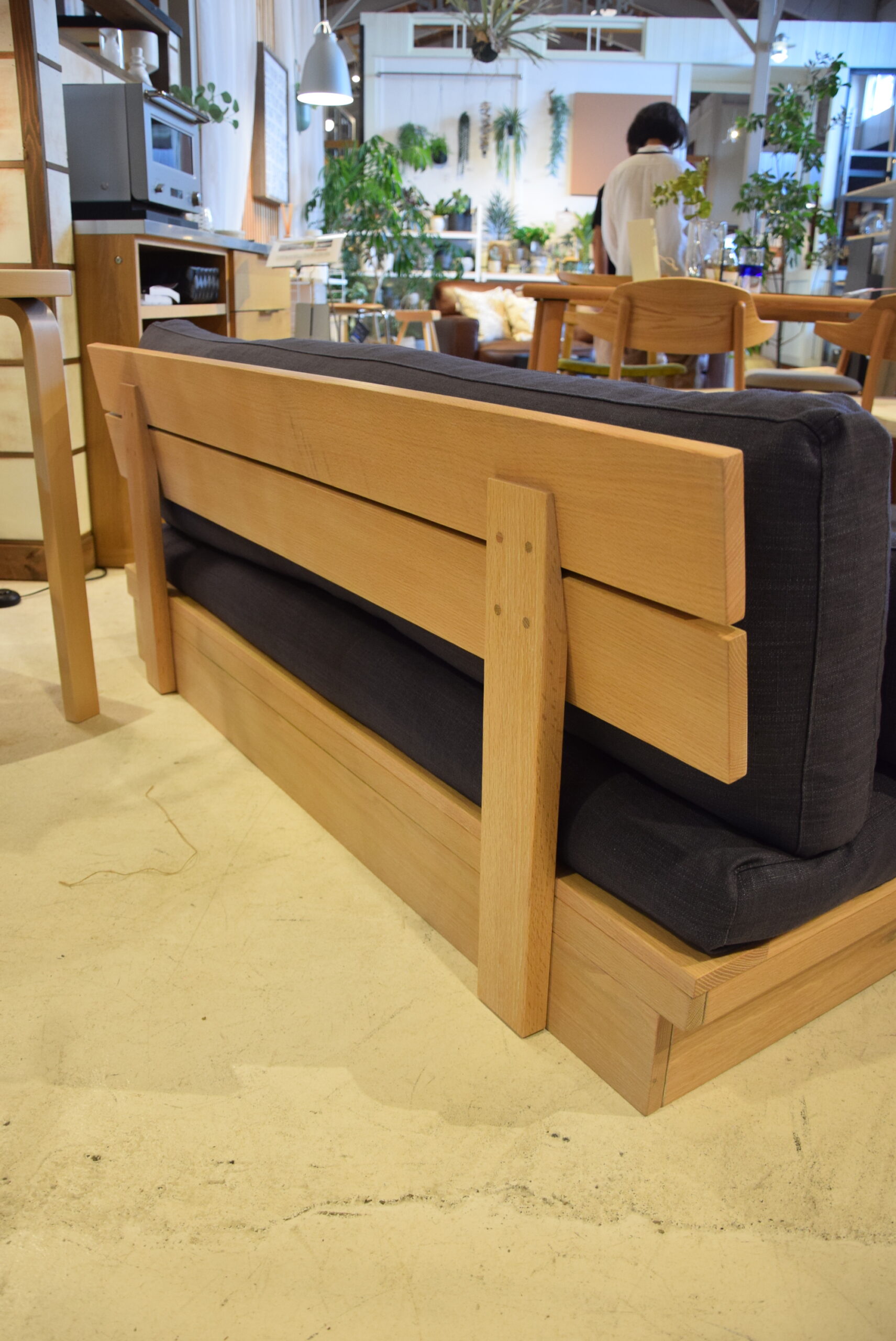 ACTUS（アクタス）から、ロースタイルがゆったりと心地良い『JARVI