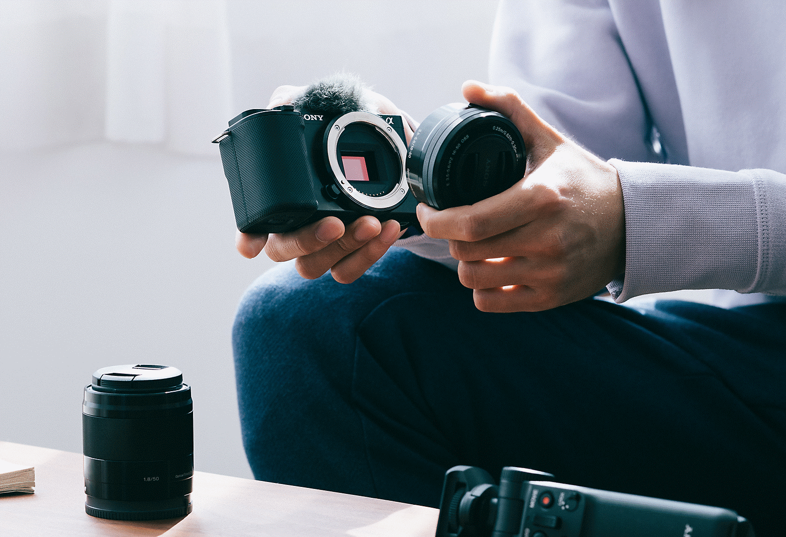 ZV-E10 | Interchangeable-lens vlog camera