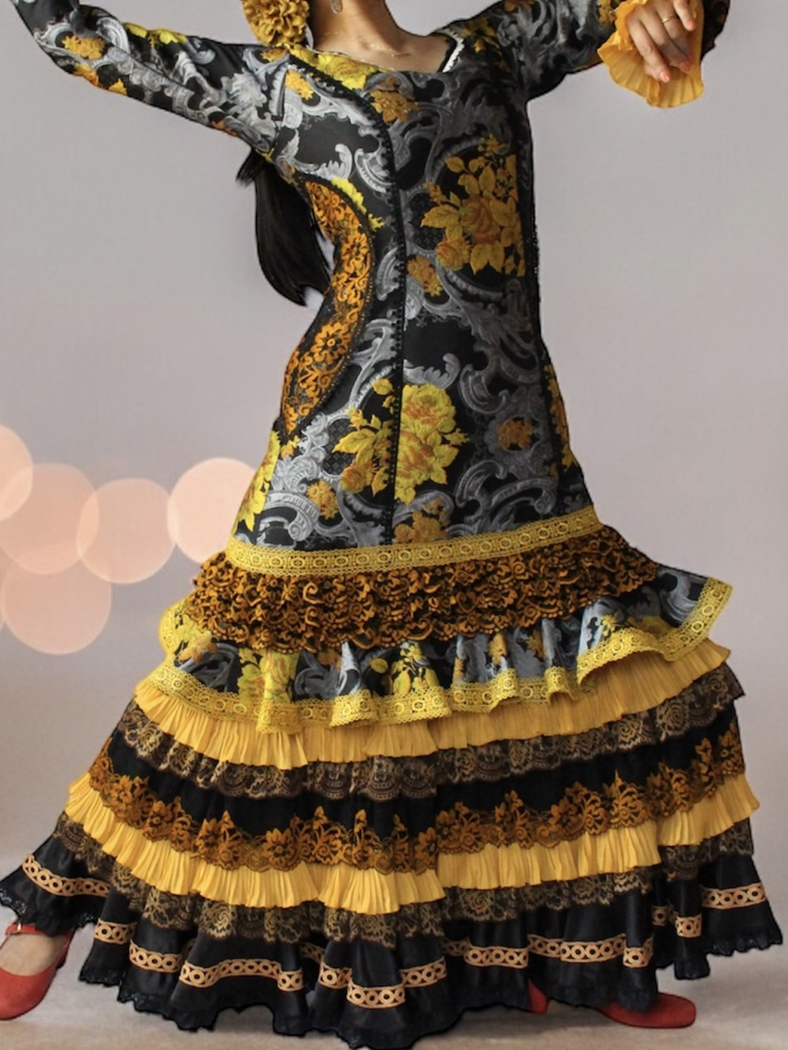 Sonia Johnes | フラメンコ衣装のソニア・ジョーンズ 公式ブランドサイト