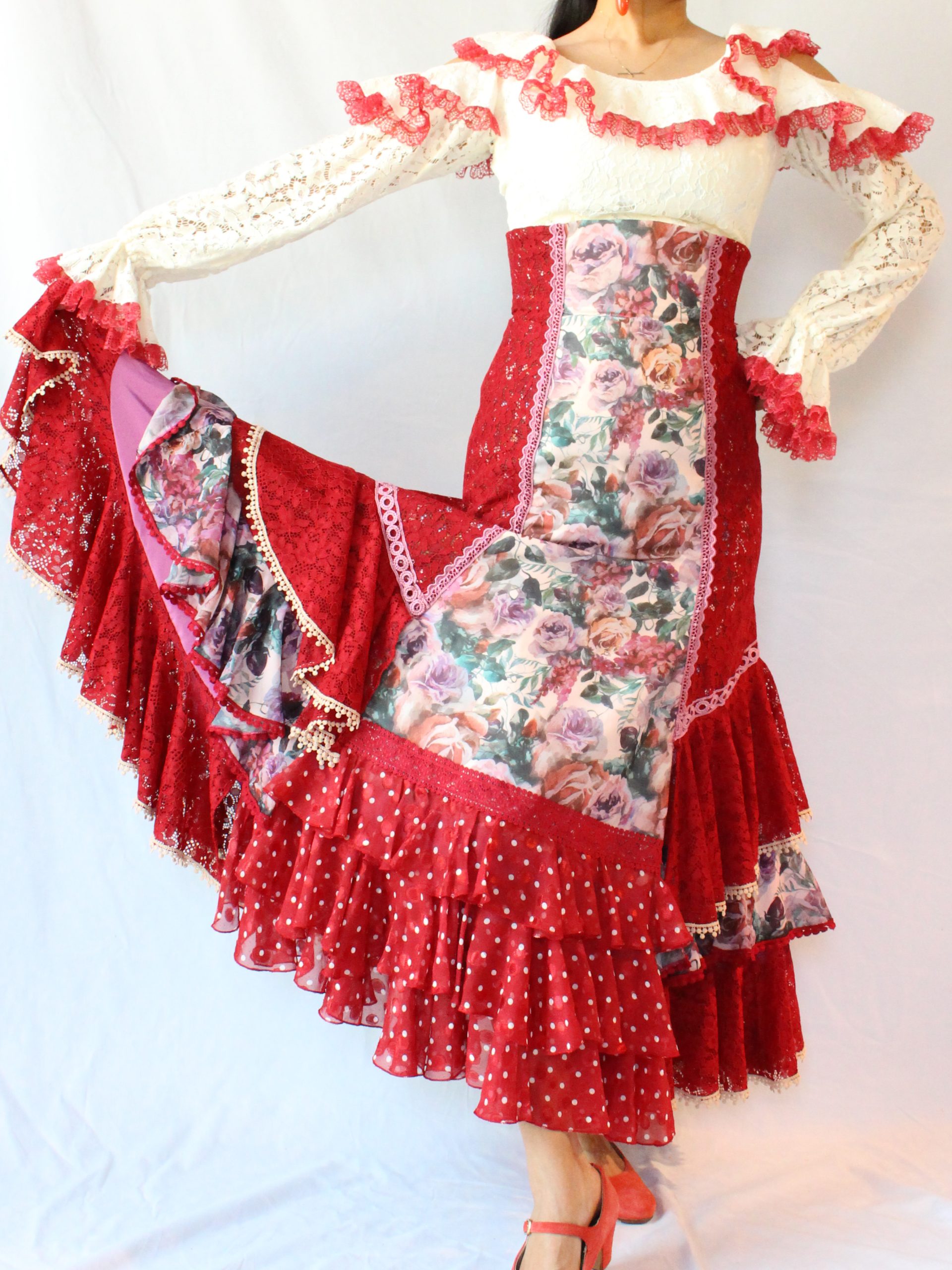 Sonia Johnes | フラメンコ衣装のソニア・ジョーンズ 公式ブランドサイト