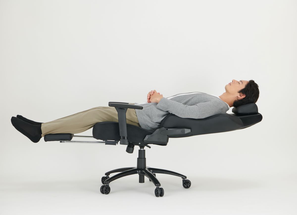 寝られるゲーミングチェア】長時間座っても疲れにくい仕事・勉強にも