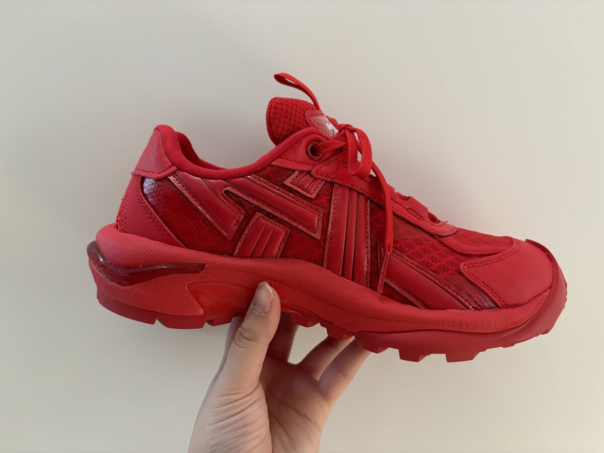 オニツカタイガーの“まったく新しい”スポーツシューズ」新シリーズに