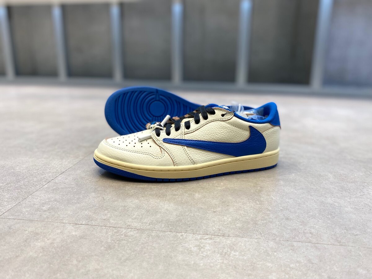 伝説のエアジョーダン1が「ミリタリーブルー」で復活！市場価格が爆