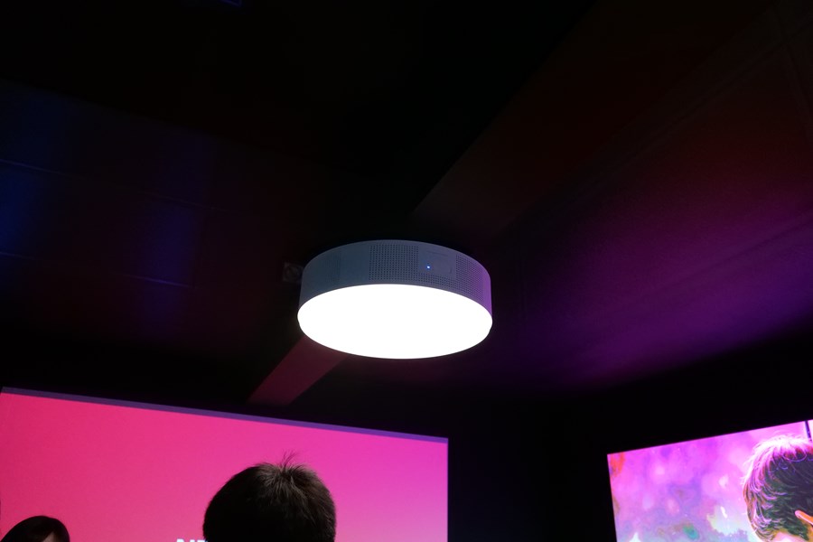 これを待っていた！世界初AndroidTV搭載シーリングプロジェクター