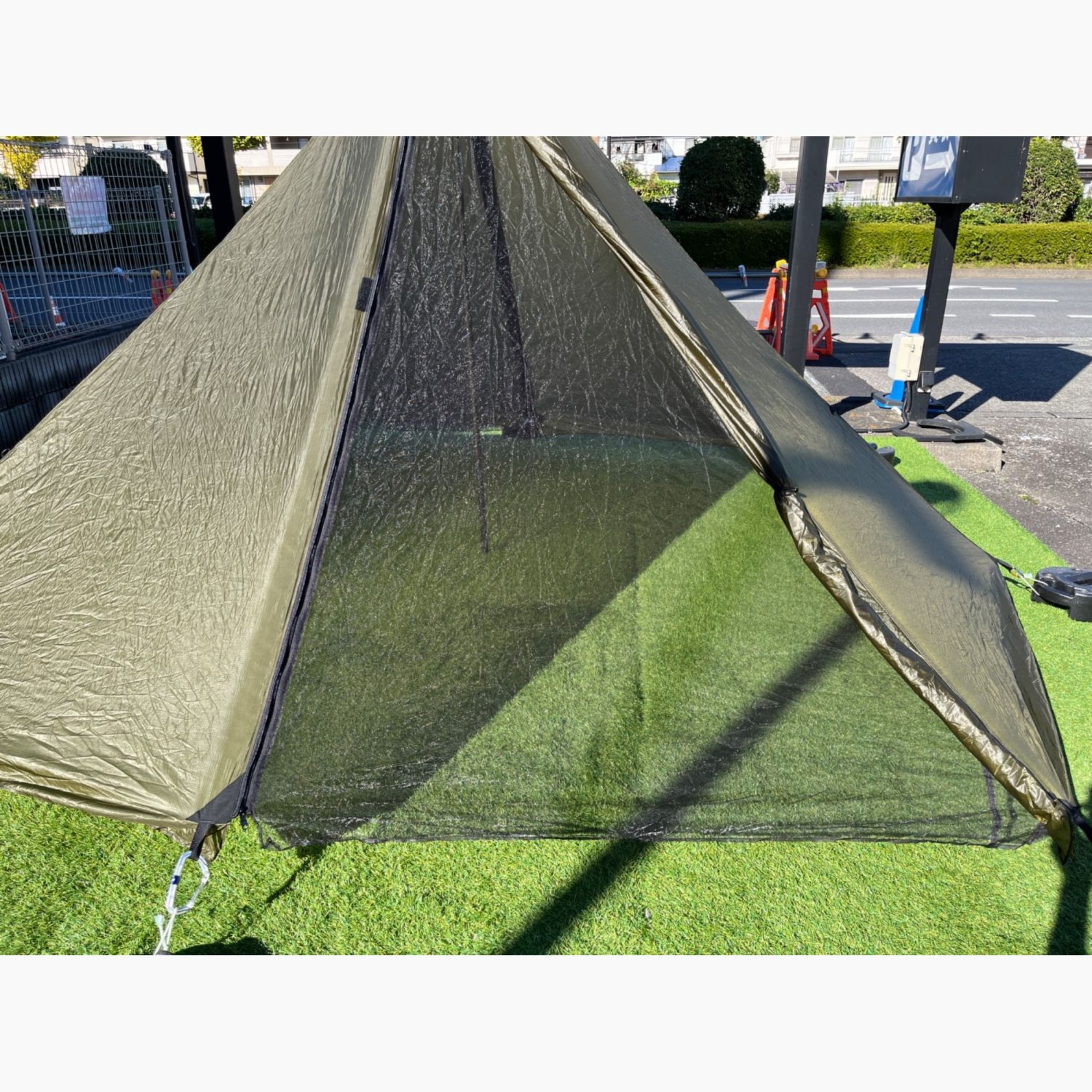 世界中で愛される軽量モノポールテント、シークアウトサイドのシマロン