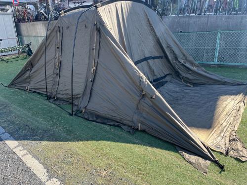 トンネルツールームだから設営簡単♪タラスブルバから【グラム