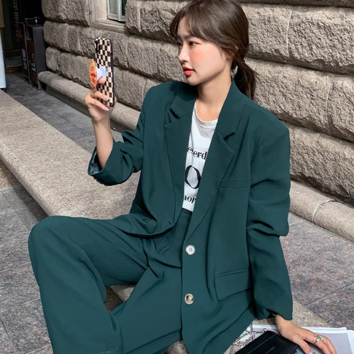 ダークグリーンセットアップスーツ（緑）こなれ感溢れる大人のハンサム