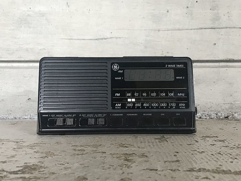 送料無料≪SVG≫【 MODEL NO.7-4648A ラジオ・目覚まし時計