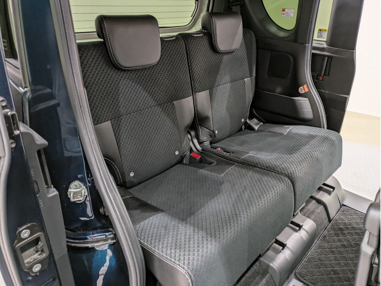 タント カスタムX レーザーブルークリスタルシャインの在庫情報