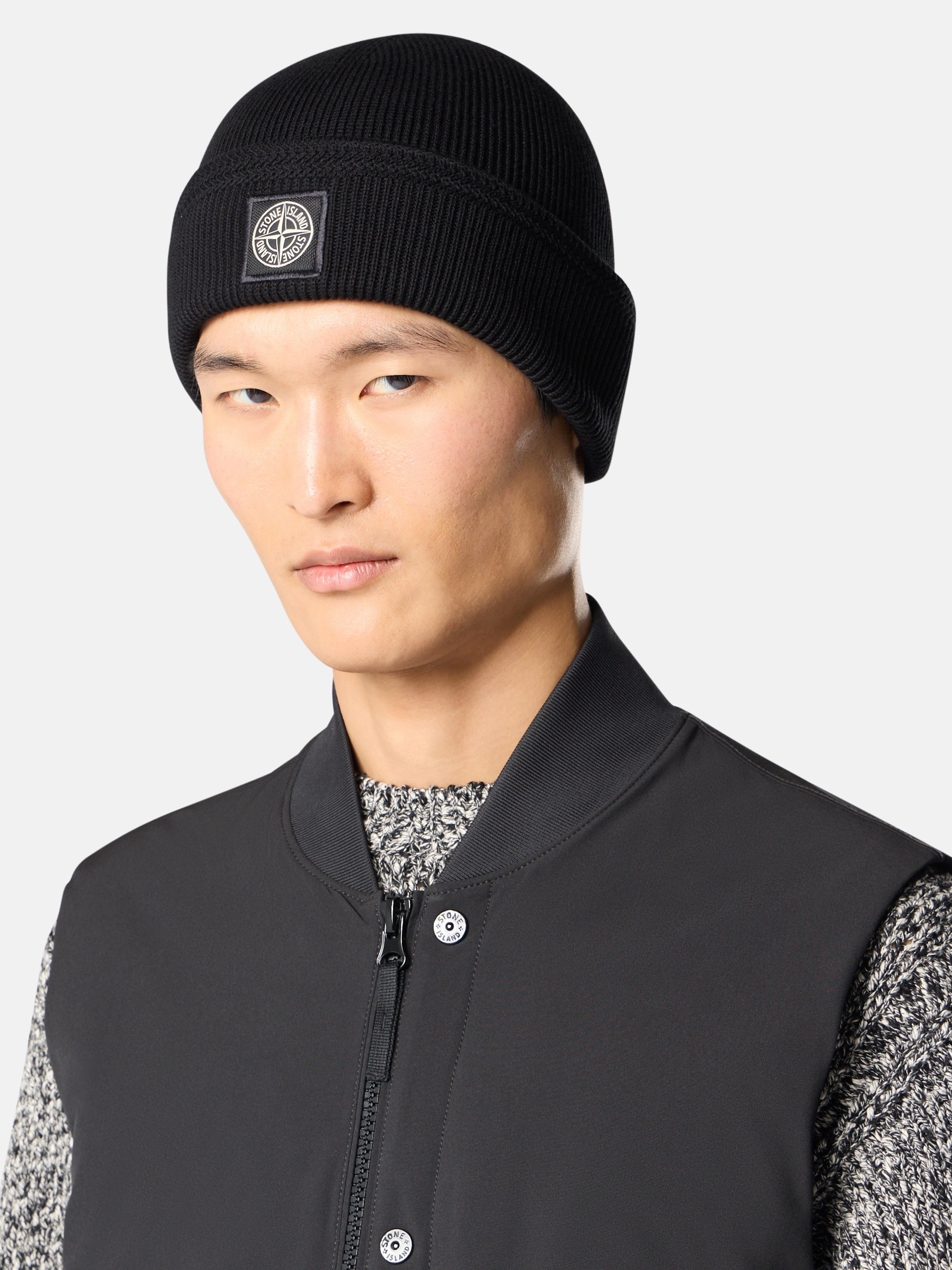 ロゴパッチ付きメンズ入りビーニー | Stone Island