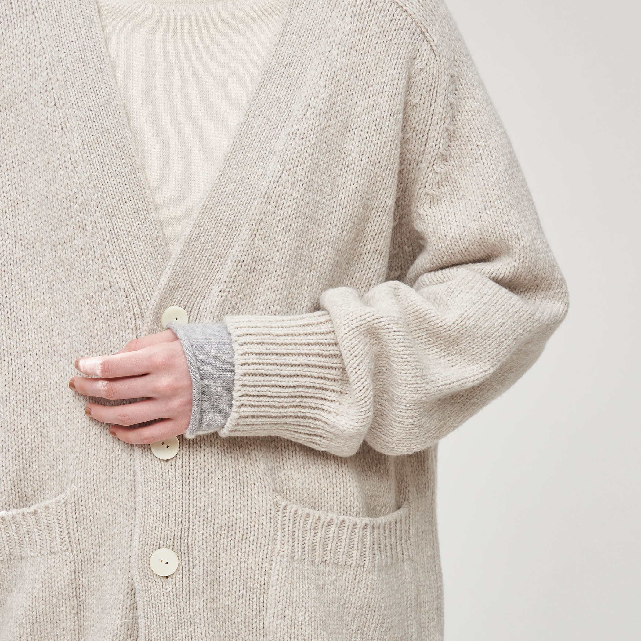 ファインウール Vネックロングカーディガン｜トゥモローランド 公式通販