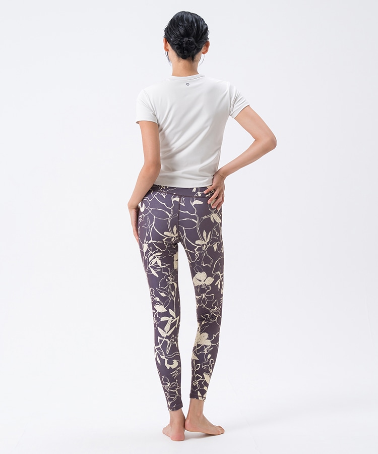 SUKALA】カップ付きTee＆レギンスセットアップ: ヨガウェアLAVA公式