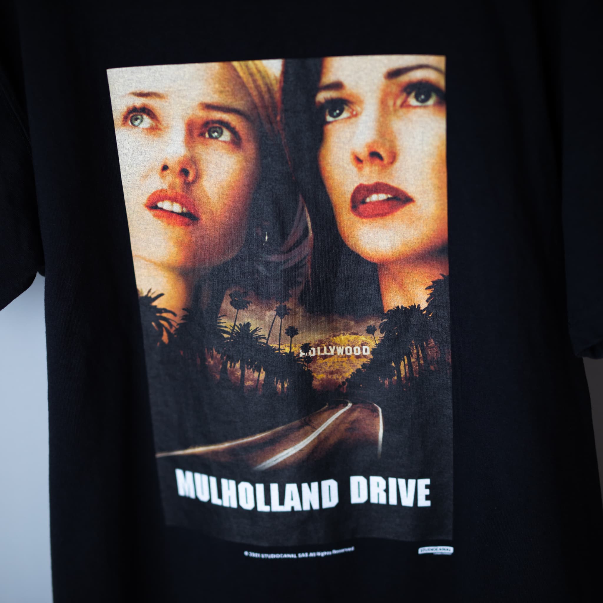 マルホランド・ドライブ』オフィシャルTシャツ ブラック – Filmarks Store