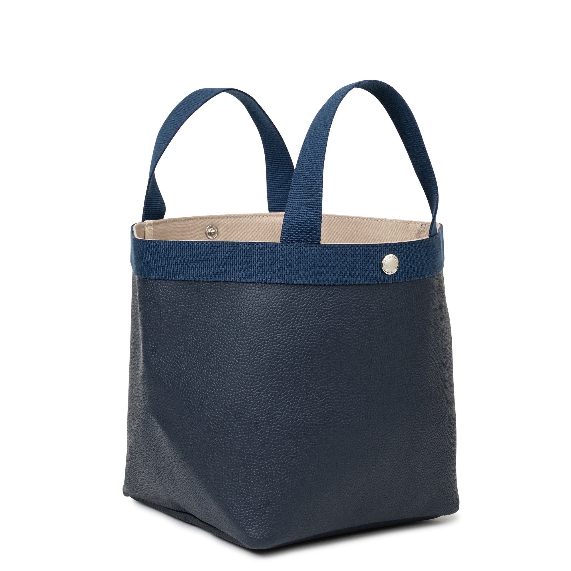 707gp19n19n-02_32da6567-ba64-