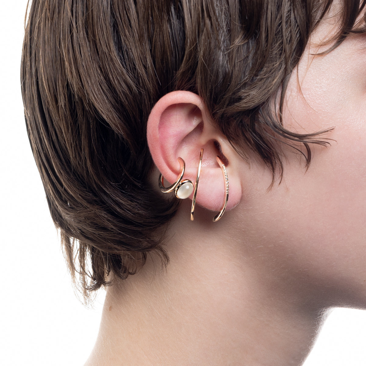 BOW ダイヤモンド ピアス