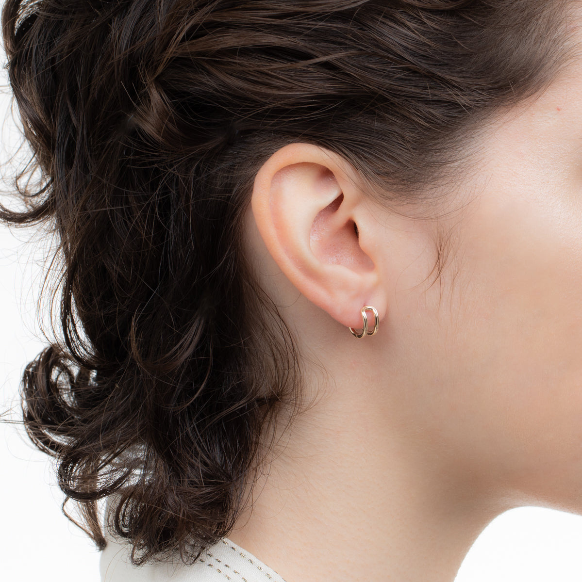 BELUGA ダブル ヒンジ ハギー ピアス Mサイズ