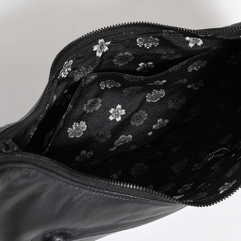 WPM MOON SHOULDER -BLACK- | IN ONLINE STORE