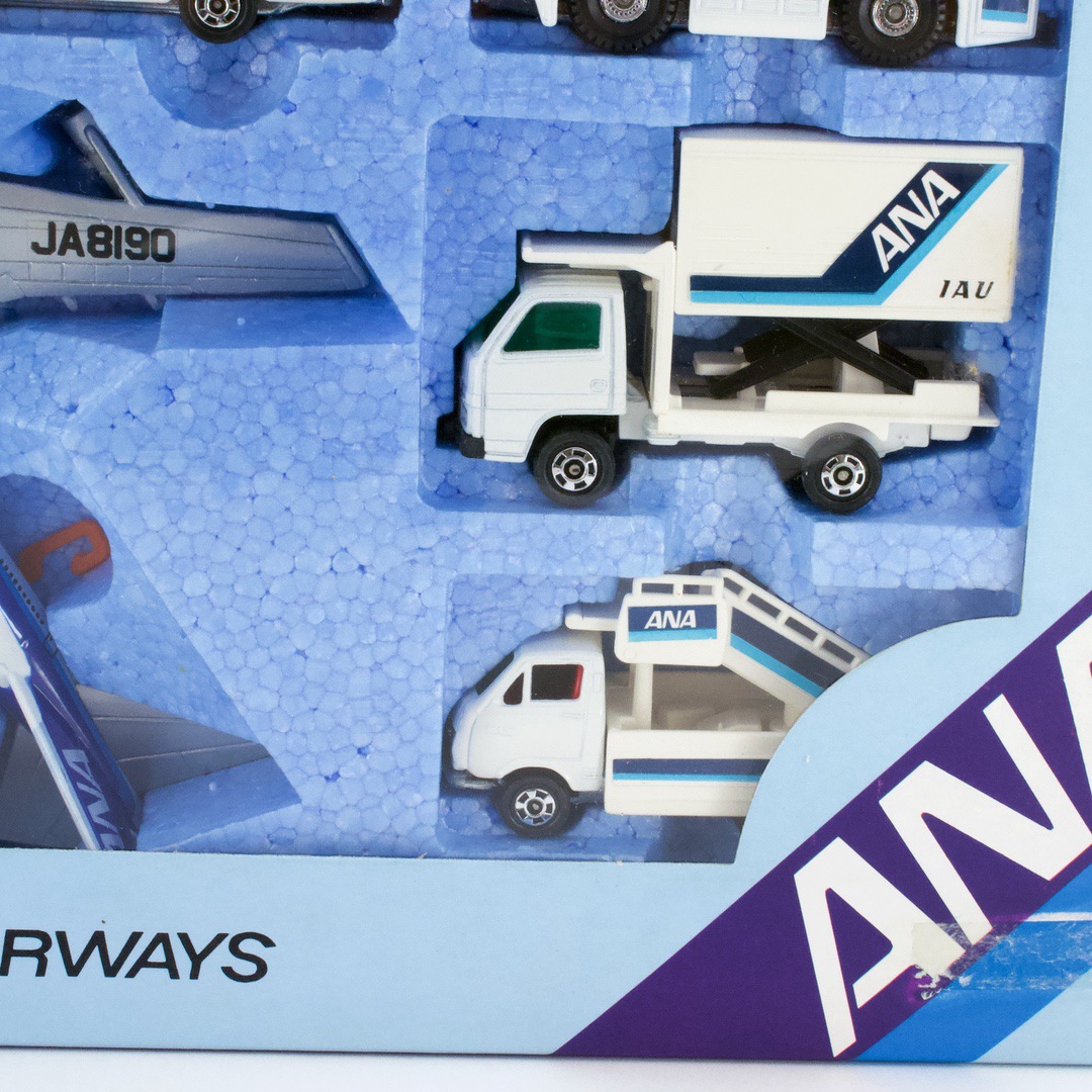 ミニカー トミカ 新空港セット 全日空 スーパージャンボ ANA - いずみ