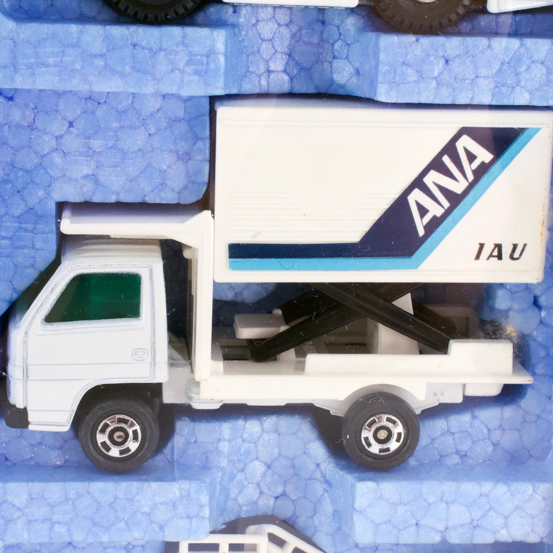 ミニカー トミカ 新空港セット 全日空 スーパージャンボ ANA - いずみ