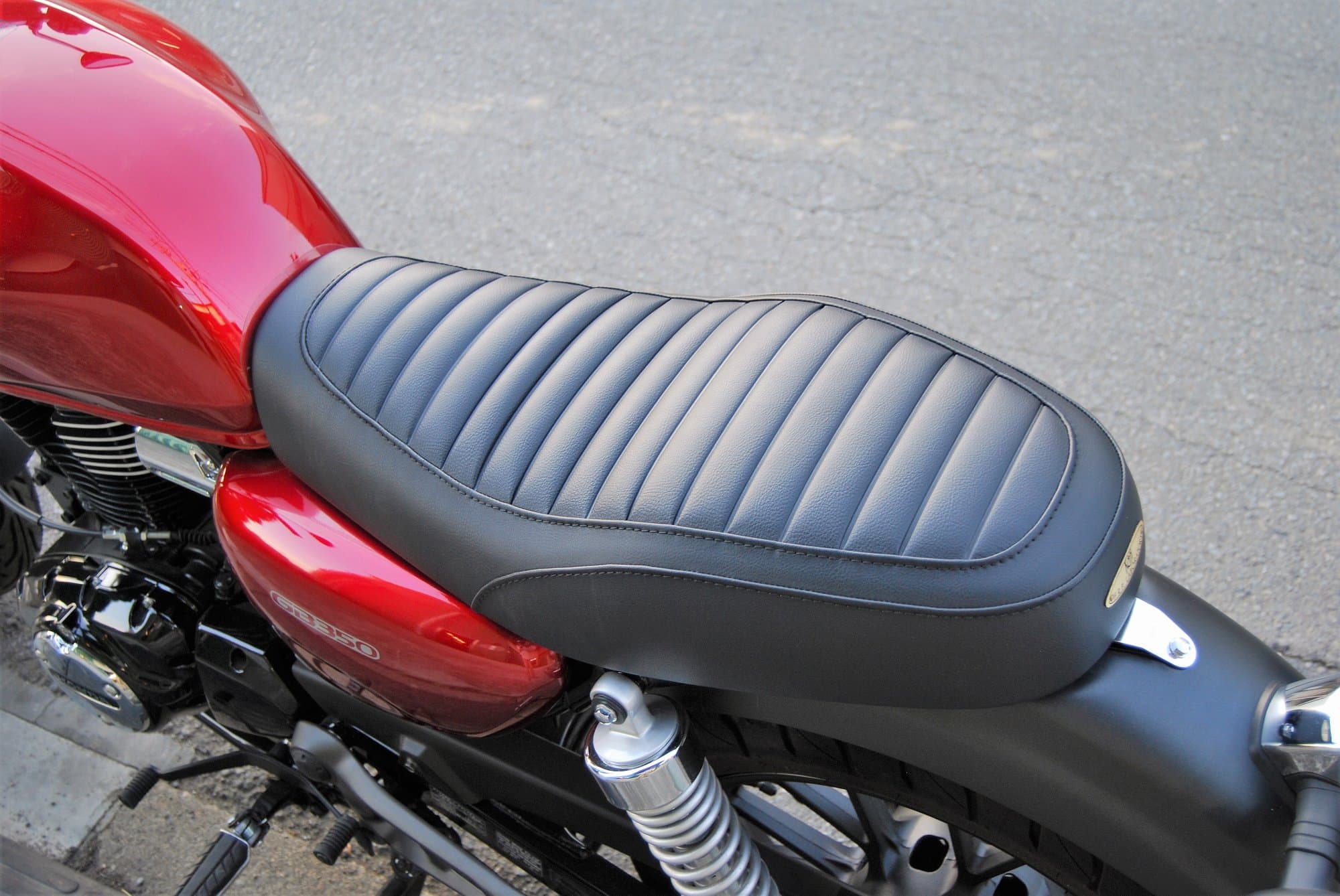 GB350 ダブルシート Bステッチ 中抜きタック｜K＆H