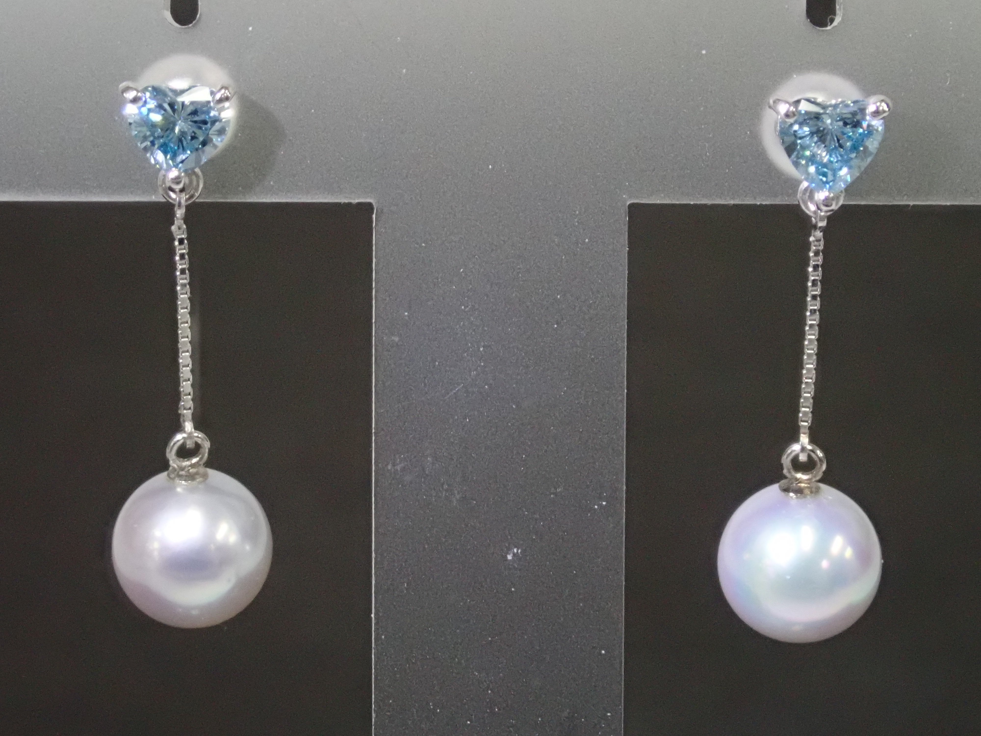 Pt900アイスブルーダイヤモンド0.333ct 0.333ct・アコヤパールピアス