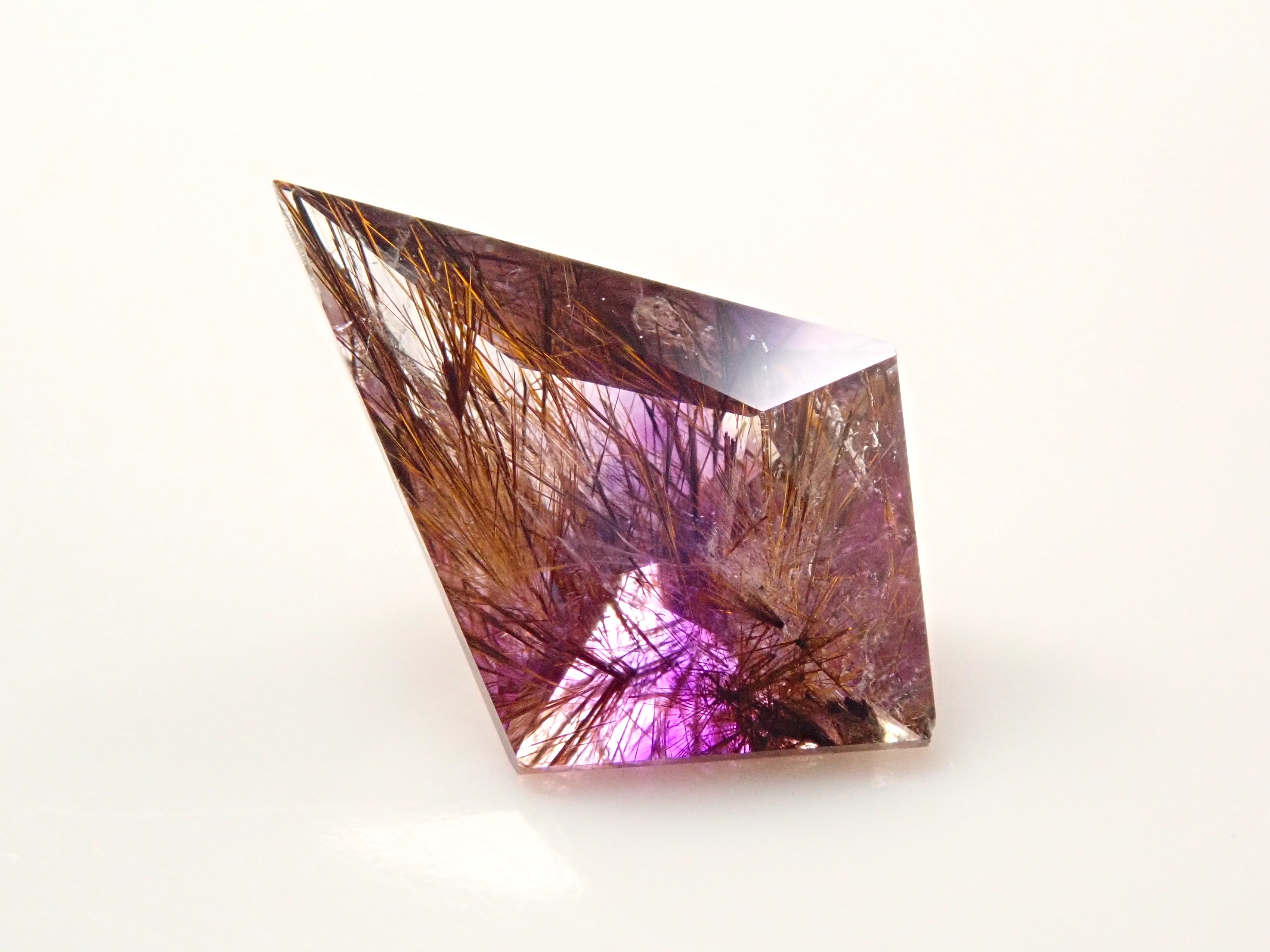 ブラジル産エレスチャルアメジスト 1.058ctルース