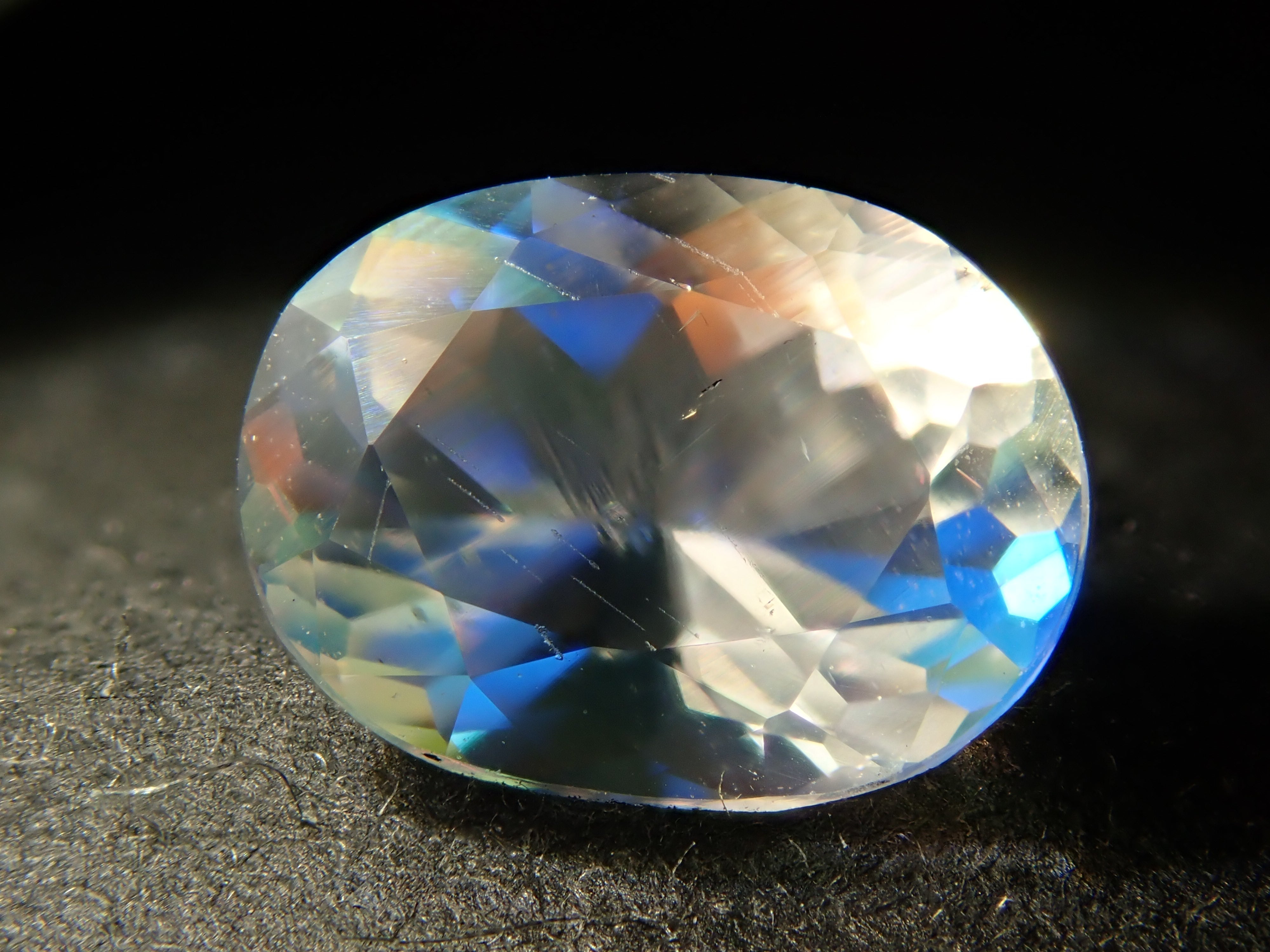 アンデシン・ラブラドライト（通称名 レインボームーンストーン