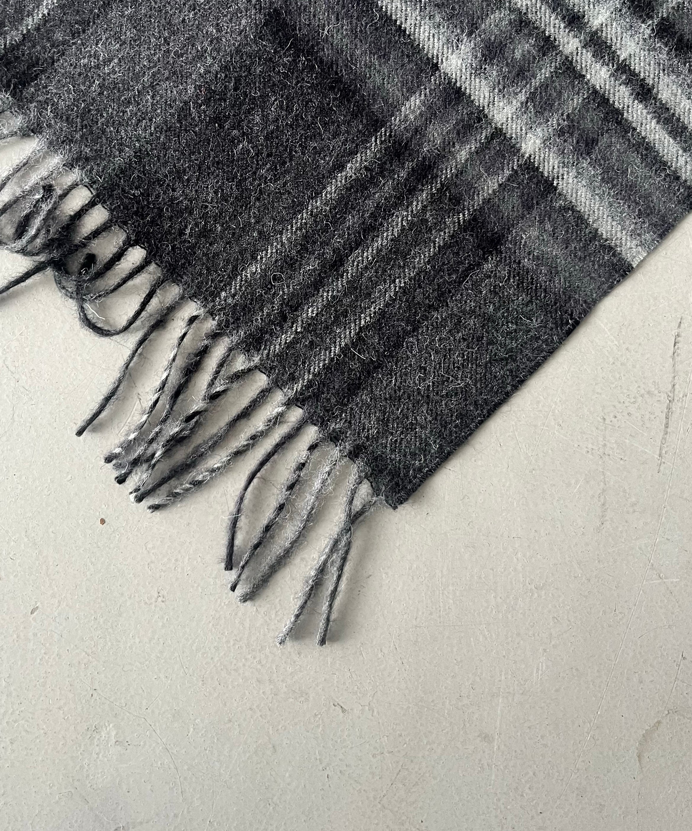 The Inoue Brothers 【ザイノウエブラザーズ】Brushed scarf check