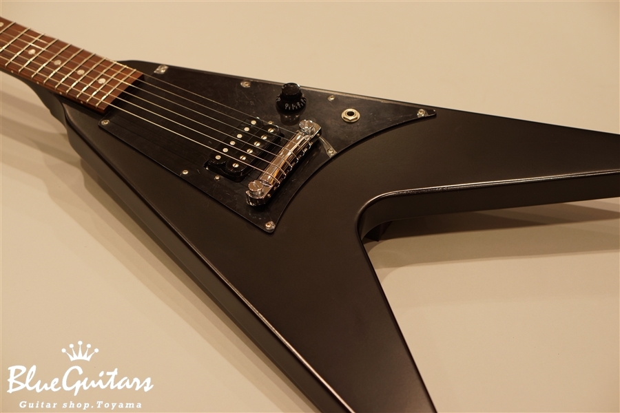 Gibson Melody Maker Flying V - Satin Ebony | Blue Guitars Online Store